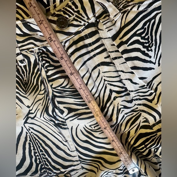 AFRM Rhett Zebra Carpenter Barrel Jeans – Size 25 | NWT - Picture 7 of 10